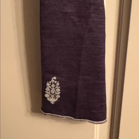 Free People Gray Long Sleeve Top with thumb holes - Picture 2 of 4